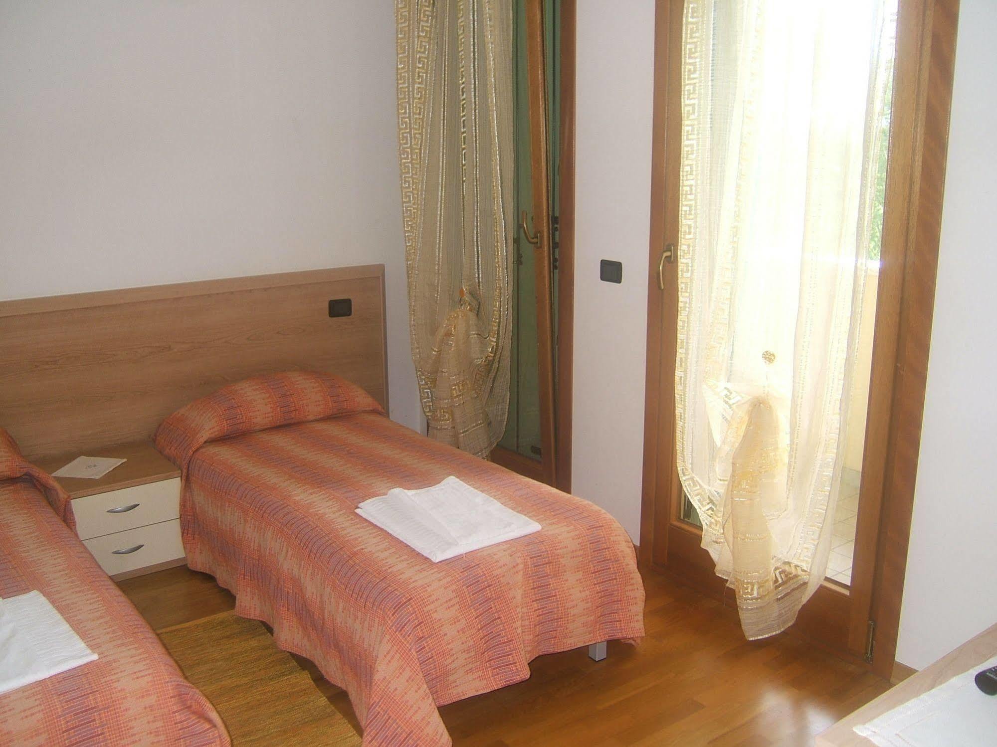Hotel Canareggio 3*
